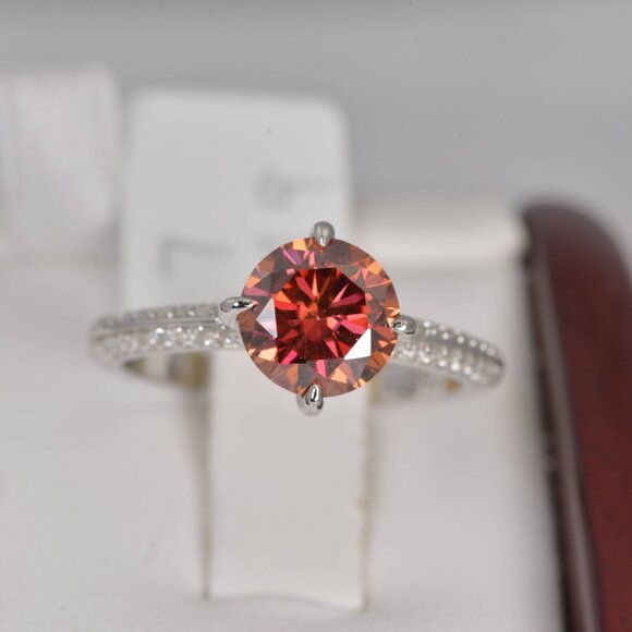 2.0ct Brilliant Round Cut Pomagranate Red Moissanite Engagement Ring - Picture 4 of 7